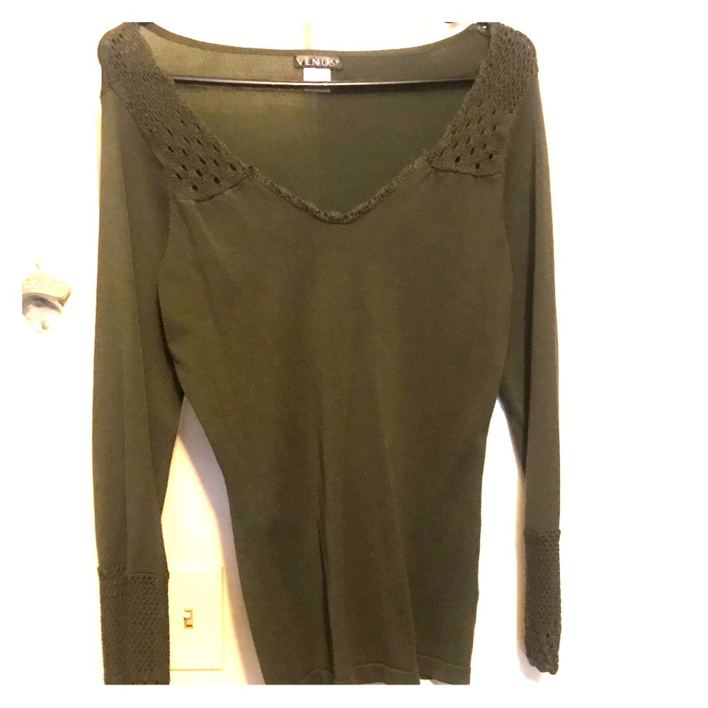 Venus v neck forest green sweater